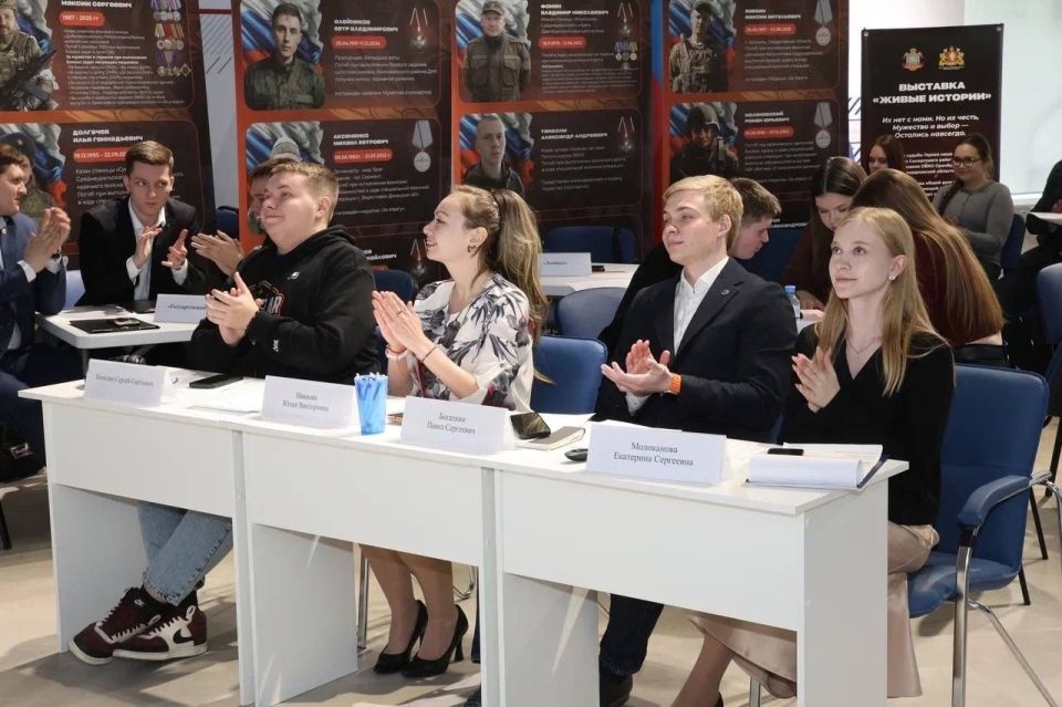 Луганск и Екатеринбург: Молодежь объединилась в дебатах Луганск и Екатеринбург: Молодежь объединилась в дебатах