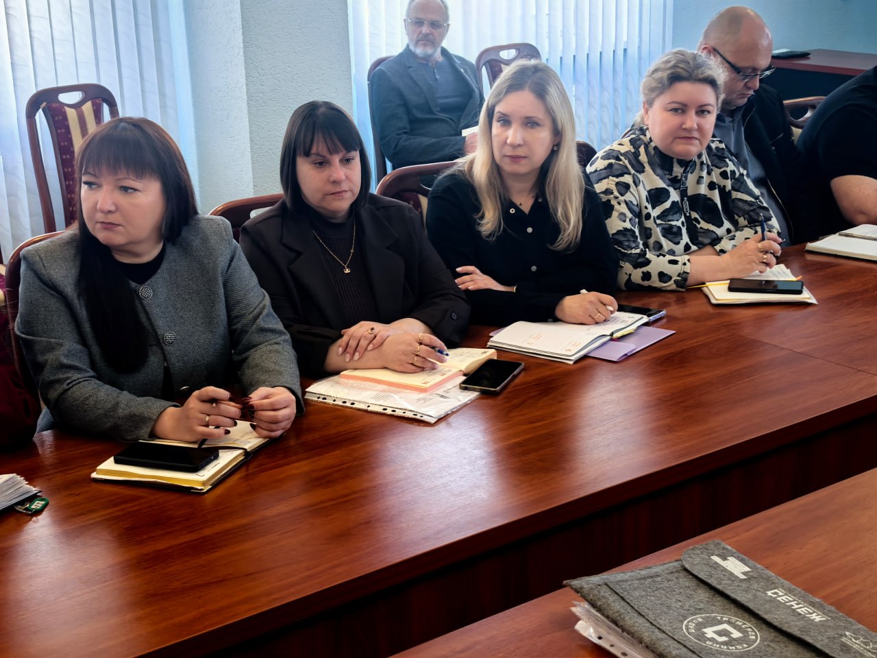 Сергей Козенко: Сегодня провел расширенное аппаратное совещание с руководителями структурных подразделений Администрации Краснодонского муниципального округа, а также с участием руководителей ресурсоснабжающих предприятий... Сергей Козенко: Сегодня провел расширенное аппаратное совещание с руководителями структурных подразделений Администрации Краснодонского муниципального округа, а также с участием руководителей ресурсоснабжающих предприятий...