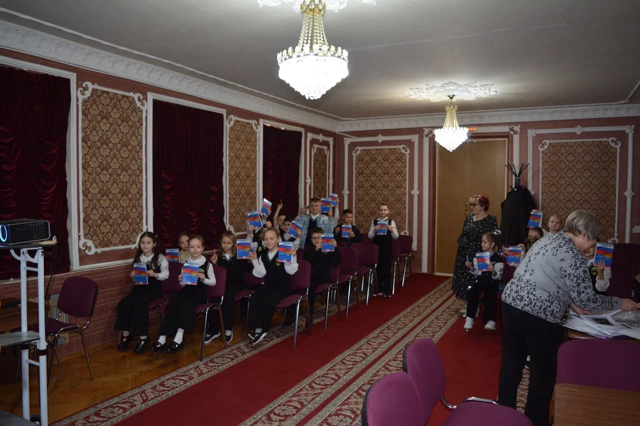 Содружество «Донбасс»: делегация Луганского художественного музея посетила Гуковский музей шахтёрского труда