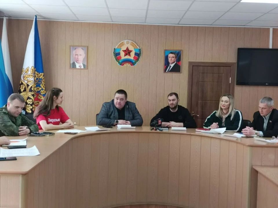Андрей Рубанцов: Сегодня провел заседание муниципального координационного совета по взаимодействию с региональным отделением Общероссийского общественно-государственного движения детей и молодёжи «Движение первых» Андрей Рубанцов: Сегодня провел заседание муниципального координационного совета по взаимодействию с региональным отделением Общероссийского общественно-государственного движения детей и молодёжи «Движение первых»