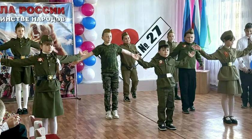 Строители из Башкортостана завершили ремонт Софиевской школы № 27 в Краснолучском округе