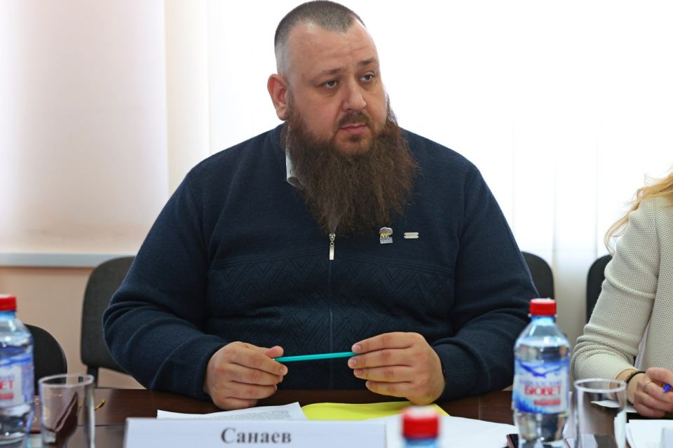 В Народном Совете обсудили с сенатором РФ Дарьей Лантратовой обеспечение твердым топливом ветеранов угольной отрасли В Народном Совете обсудили с сенатором РФ Дарьей Лантратовой обеспечение твердым топливом ветеранов угольной отрасли