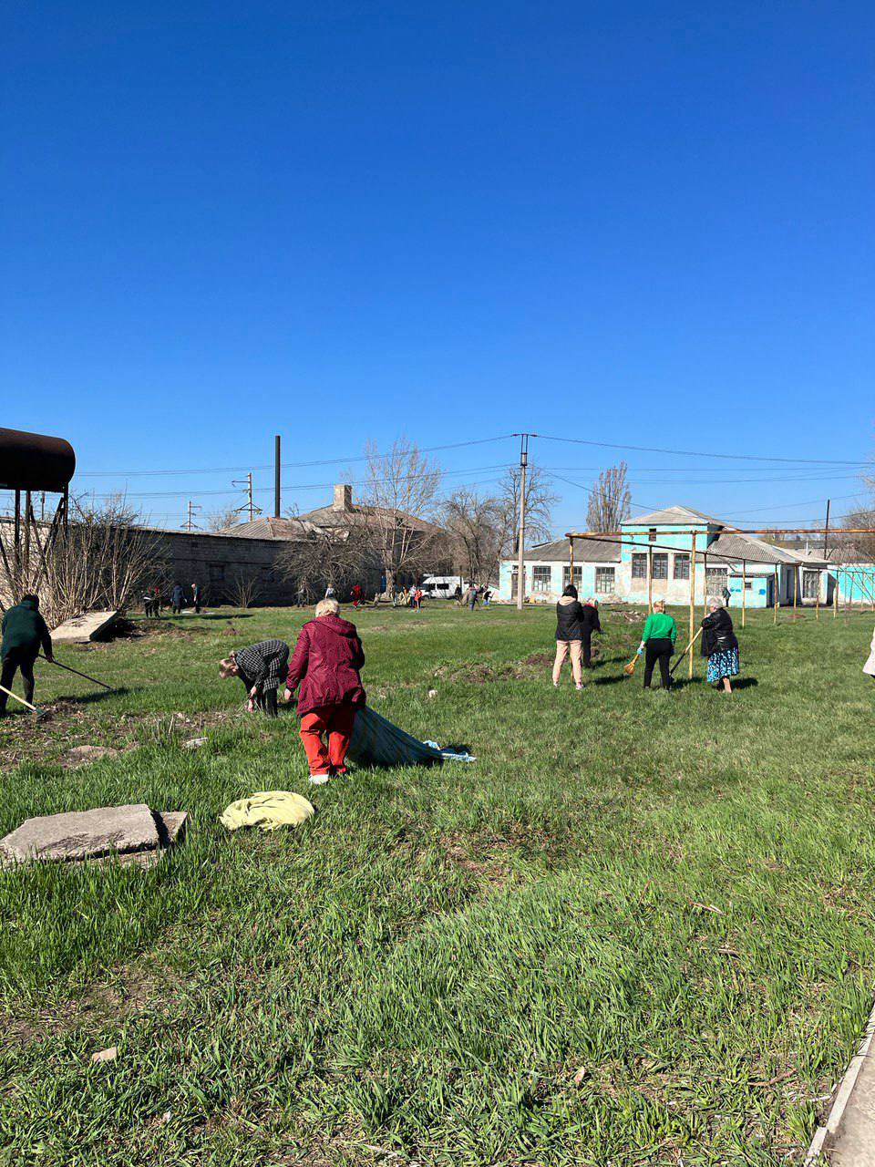 Коллектив Свердловской ЦГМБ провёл весенний субботник