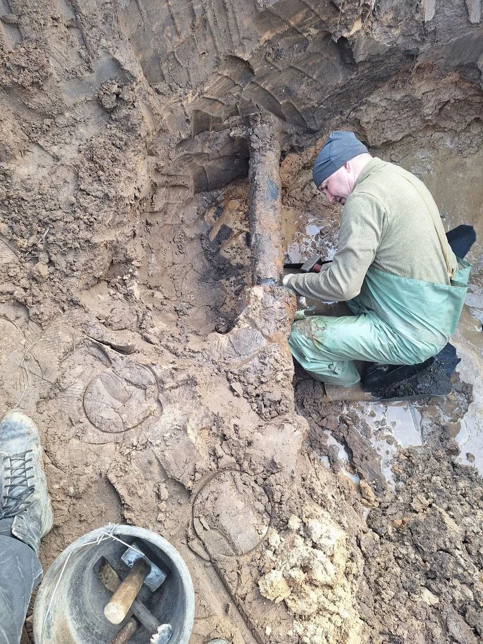 Оперативное устранение утечки на водопроводе в городе Рубежное Оперативное устранение утечки на водопроводе в городе Рубежное