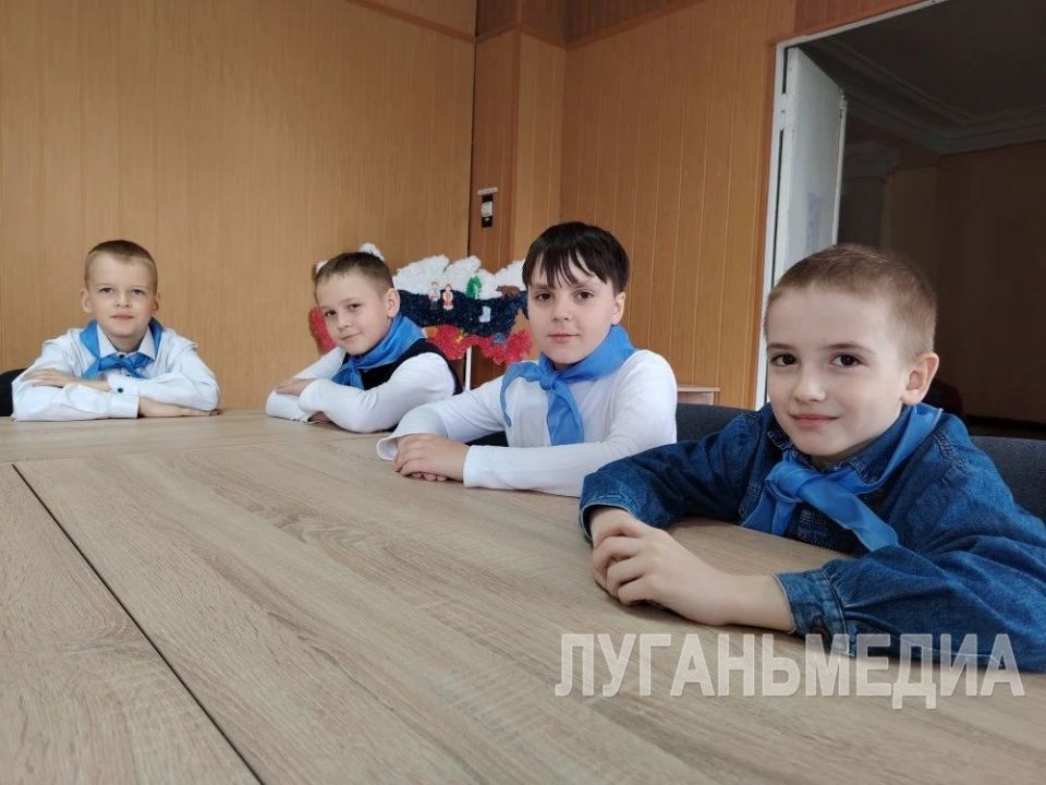 Школьники Стаханова сразились в квизе ко Дню космонавтики Школьники Стаханова сразились в квизе ко Дню космонавтики