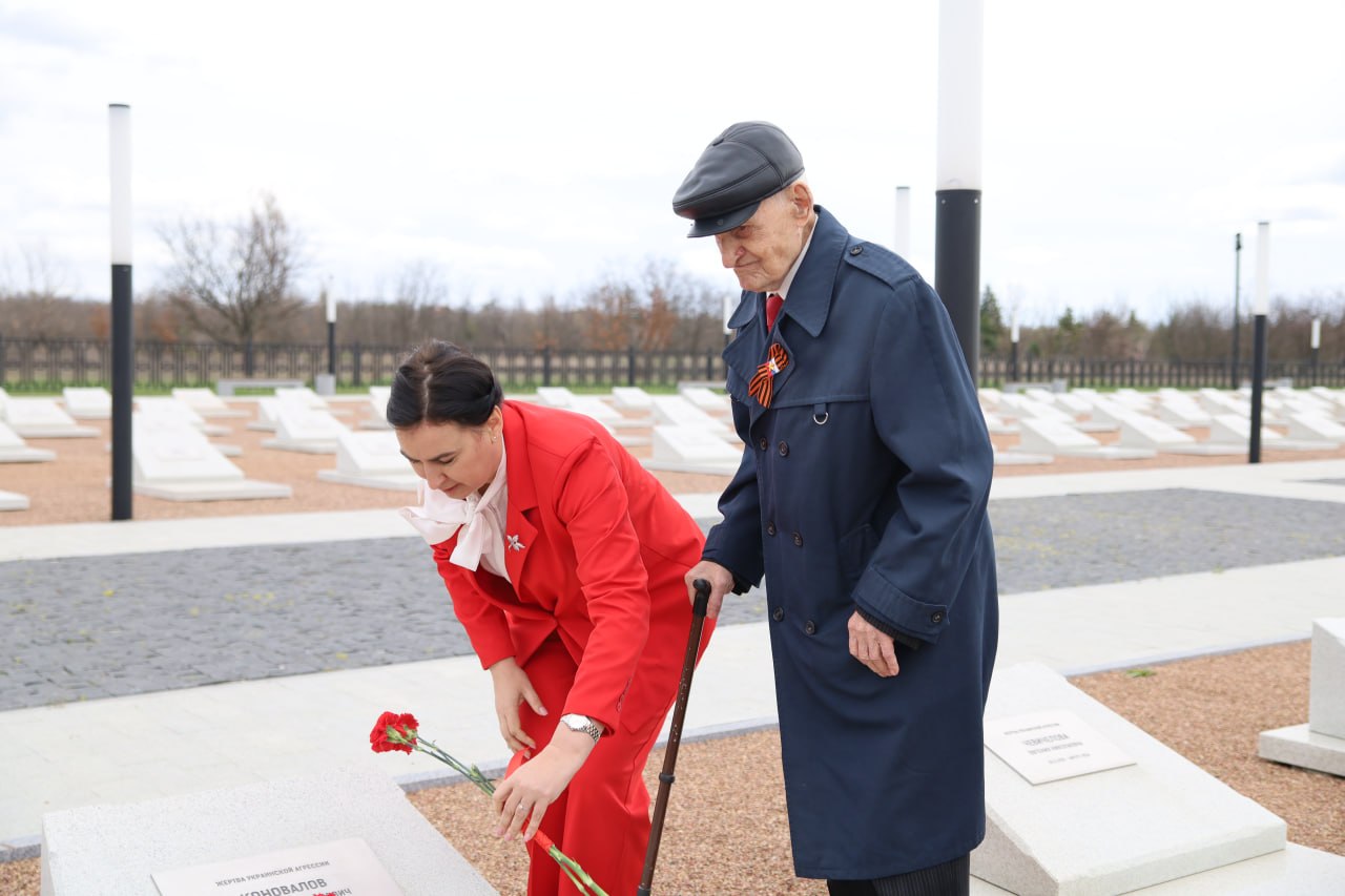 Единая Россия организовала автопрогулку для 100-летнего ветерана Григория Пономаренко Единая Россия организовала автопрогулку для 100-летнего ветерана Григория Пономаренко