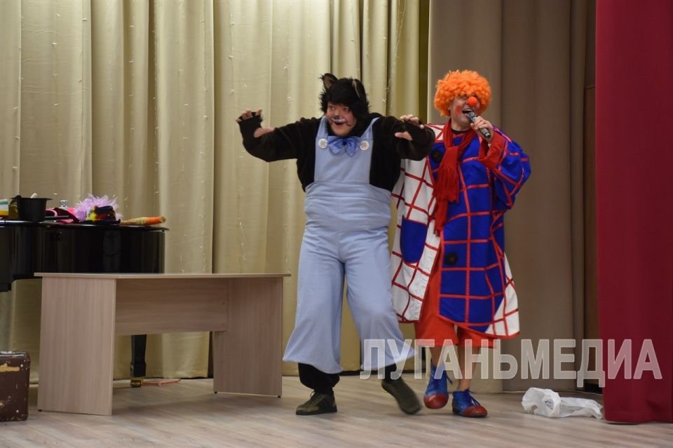 Благотворительный фонд «Рука помощи» из Москвы приехал в Стаханов с благотворительной миссией Благотворительный фонд «Рука помощи» из Москвы приехал в Стаханов с благотворительной миссией