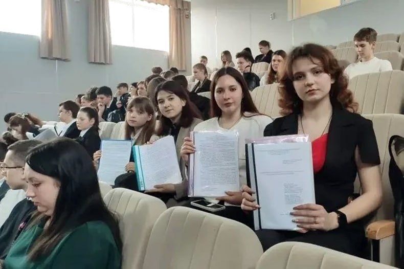 На базе ГБОУ ЛНР «ЛУВК №51 имени 10летия Республики» прошёл заключительный этап республиканского конкурса «Конкурсзащита научноисследовательских работ НО «РМАН» На базе ГБОУ ЛНР «ЛУВК №51 имени 10летия Республики» прошёл заключительный этап республиканского конкурса «Конкурсзащита научноисследовательских работ НО «РМАН»