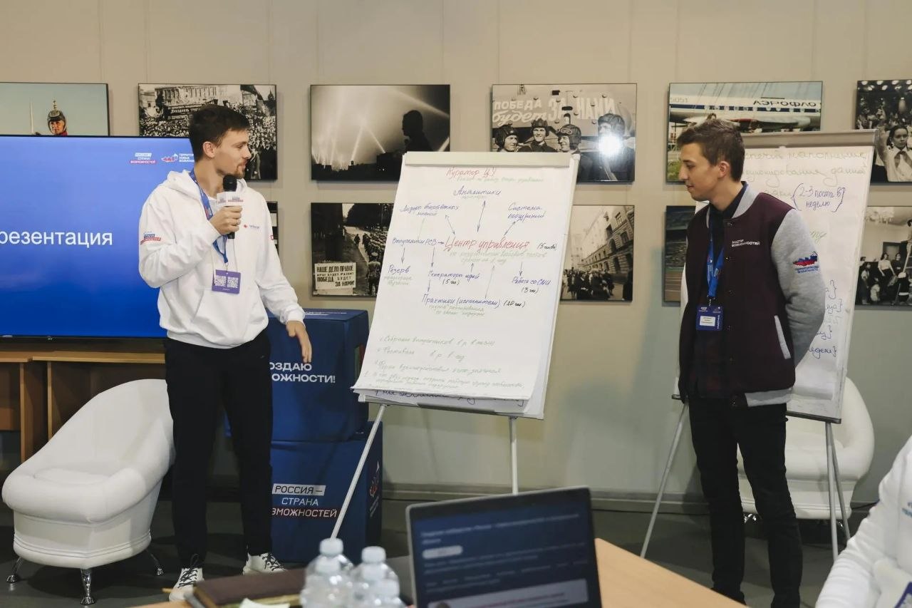 Андрей Рубанцов: Жители Донбасса и Новороссии вместе с Президентской платформой создадут социальные инициативы для улучшения жизни Андрей Рубанцов: Жители Донбасса и Новороссии вместе с Президентской платформой создадут социальные инициативы для улучшения жизни