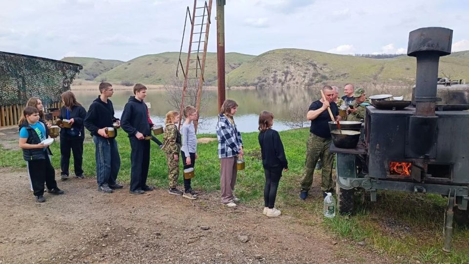 «Историческая память»: Молодежь из Ровеньков поучаствовала в военно-спортивных сборах «Историческая память»: Молодежь из Ровеньков поучаствовала в военно-спортивных сборах