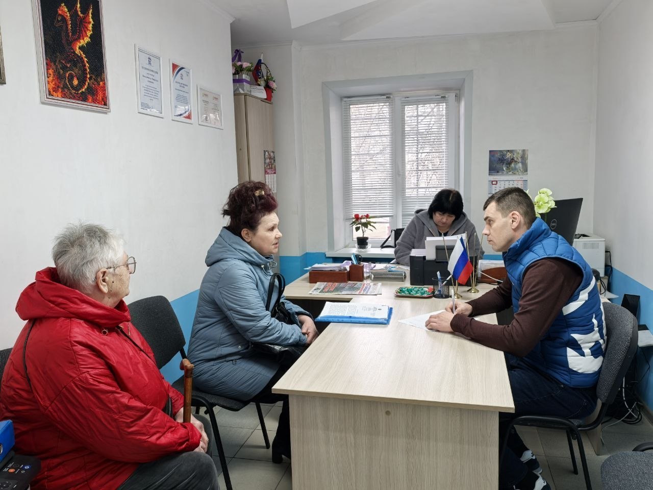 Единая Россия помогает оперативно решать проблемы жителей Рубежного Единая Россия помогает оперативно решать проблемы жителей Рубежного