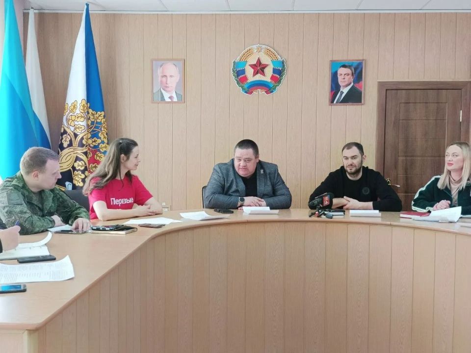 Андрей Рубанцов: Сегодня провел заседание муниципального координационного совета по взаимодействию с региональным отделением Общероссийского общественно-государственного движения детей и молодёжи «Движение первых» Андрей Рубанцов: Сегодня провел заседание муниципального координационного совета по взаимодействию с региональным отделением Общероссийского общественно-государственного движения детей и молодёжи «Движение первых»
