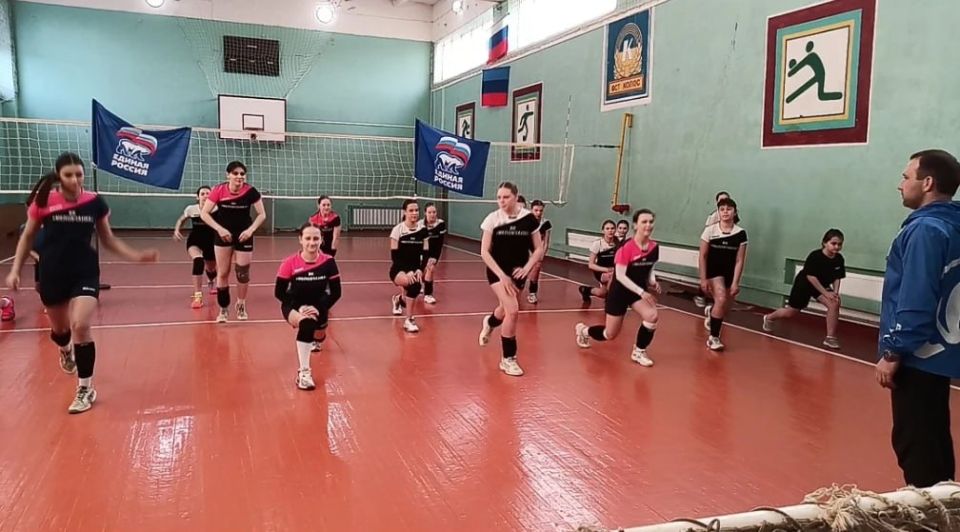 Как начинать утро с пользой: в Меловом прошла открытая зарядка Как начинать утро с пользой: в Меловом прошла открытая зарядка