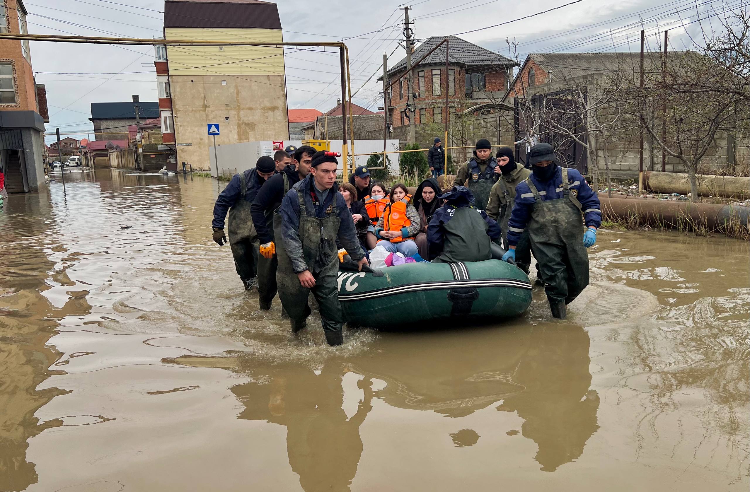 На передовой борьбы со стихией На передовой борьбы со стихией