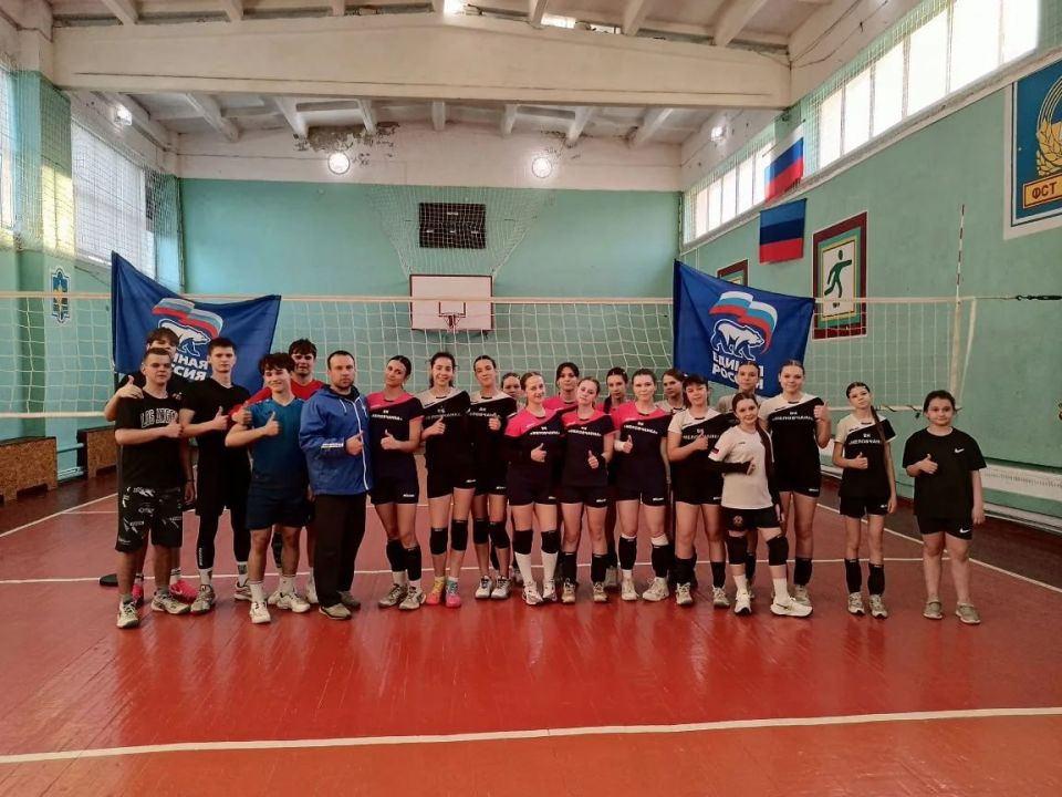 Как начинать утро с пользой: в Меловом прошла открытая зарядка Как начинать утро с пользой: в Меловом прошла открытая зарядка