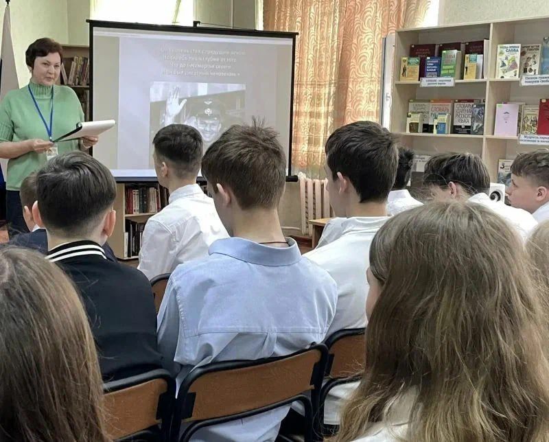 «Он первым на планете подняться к звездам смог!»: космическое путешествие в Луганской детской библиотеке «Он первым на планете подняться к звездам смог!»: космическое путешествие в Луганской детской библиотеке