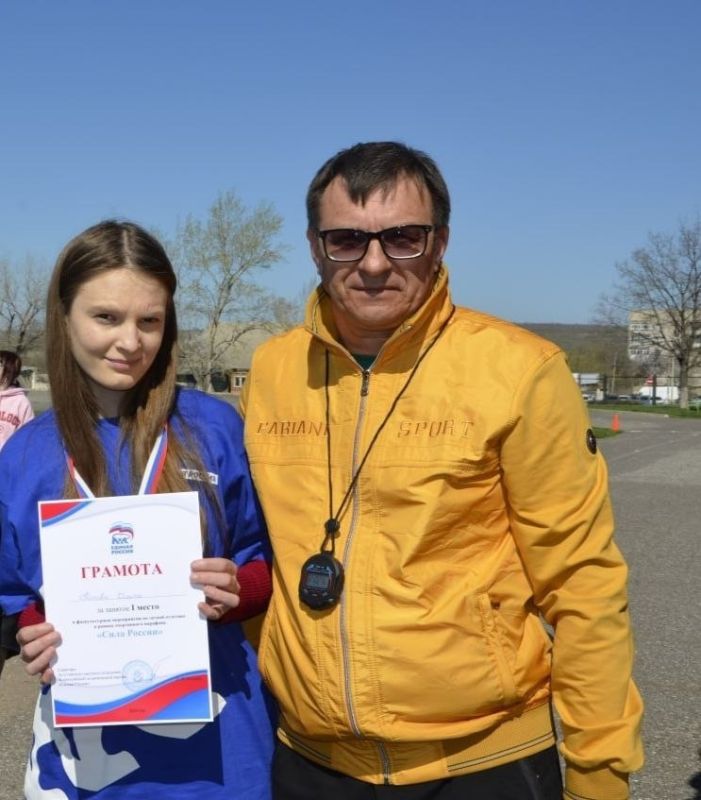 Легкоатлетический забег в рамках марафона «Сила России» объединил студентов и педагогов Лутугинского колледжа Легкоатлетический забег в рамках марафона «Сила России» объединил студентов и педагогов Лутугинского колледжа