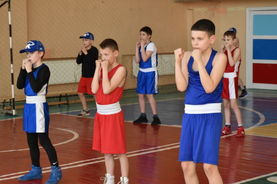 В Антраците в рамках «Силы России» прошел мастер-класс по боксу В Антраците в рамках «Силы России» прошел мастер-класс по боксу