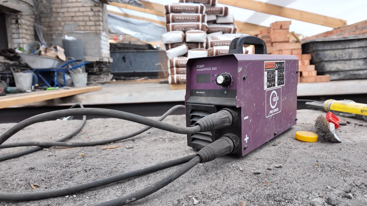 Шеф-регион Тюменская область продолжает активную работу по капитальному ремонту кровель на объектах по адресам: г. Краснодон, кв. Лютикова, 27 и кв. Лютикова, 32. Работы выполняет строительная компания «СТИЛЛ» Шеф-регион Тюменская область продолжает активную работу по капитальному ремонту кровель на объектах по адресам: г. Краснодон, кв. Лютикова, 27 и кв. Лютикова, 32. Работы выполняет строительная компания «СТИЛЛ»