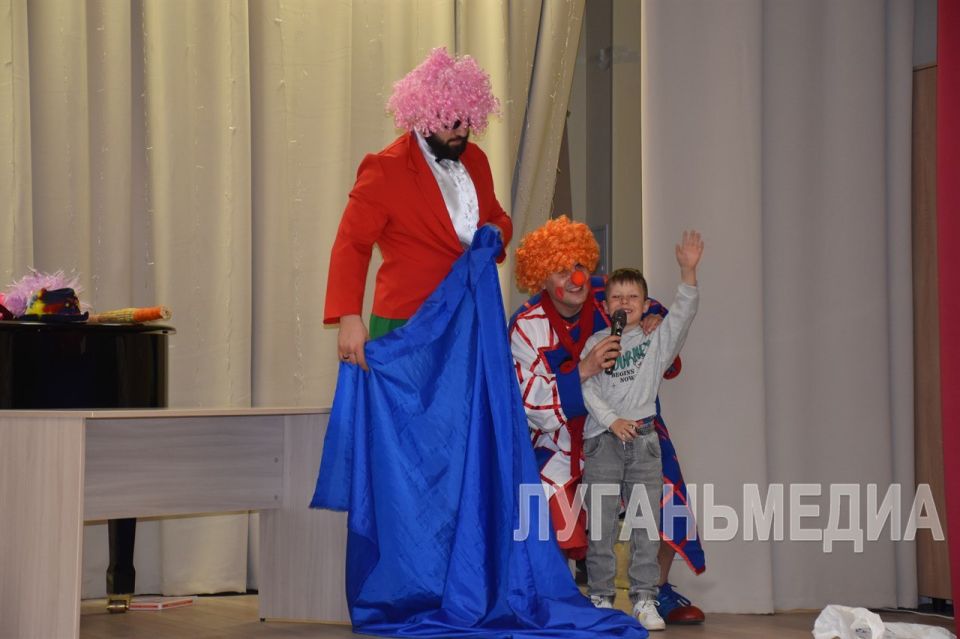 Благотворительный фонд «Рука помощи» из Москвы приехал в Стаханов с благотворительной миссией Благотворительный фонд «Рука помощи» из Москвы приехал в Стаханов с благотворительной миссией