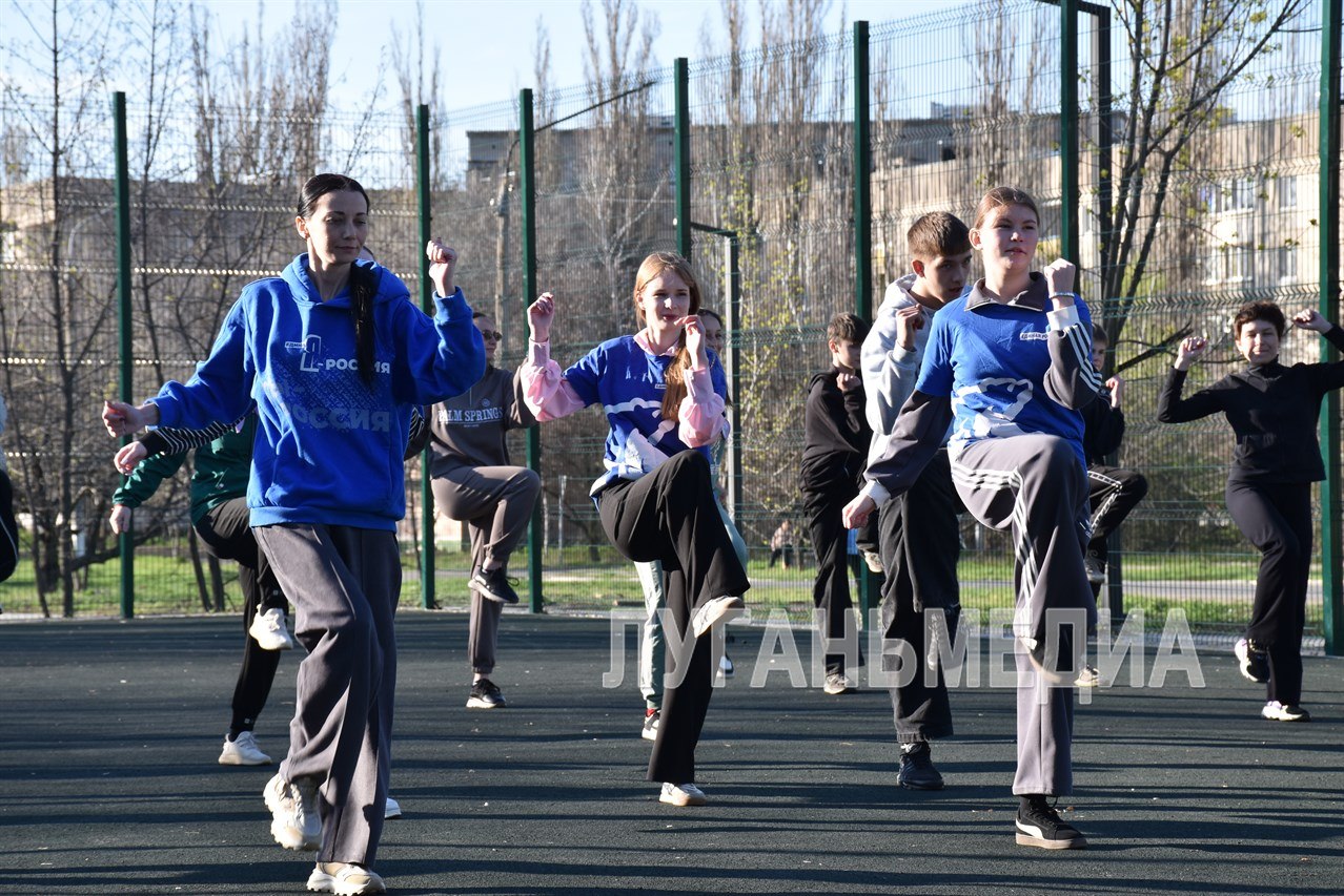 Жители Кировска присоединились к акции Всероссийского марафона «Сила России», укрепив свою физическую форму на свежем воздухе