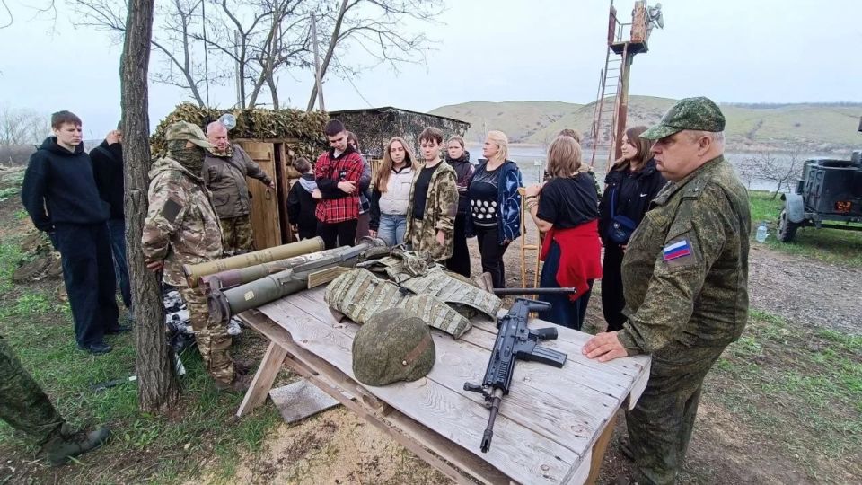 «Историческая память»: Молодежь из Ровеньков поучаствовала в военно-спортивных сборах «Историческая память»: Молодежь из Ровеньков поучаствовала в военно-спортивных сборах