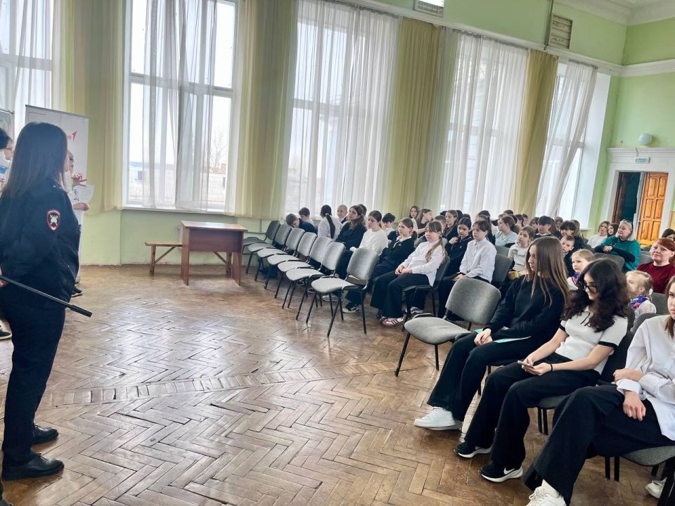 Встреча сотрудников Госавтоинспекции с юными участниками дорожного движения Встреча сотрудников Госавтоинспекции с юными участниками дорожного движения