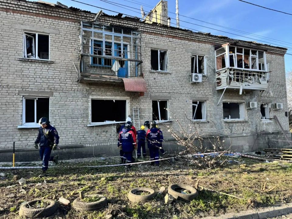 Евгений Лисицын: Луганск ночью подвергся массированной атаке ВСУ - ранены три человека Евгений Лисицын: Луганск ночью подвергся массированной атаке ВСУ - ранены три человека