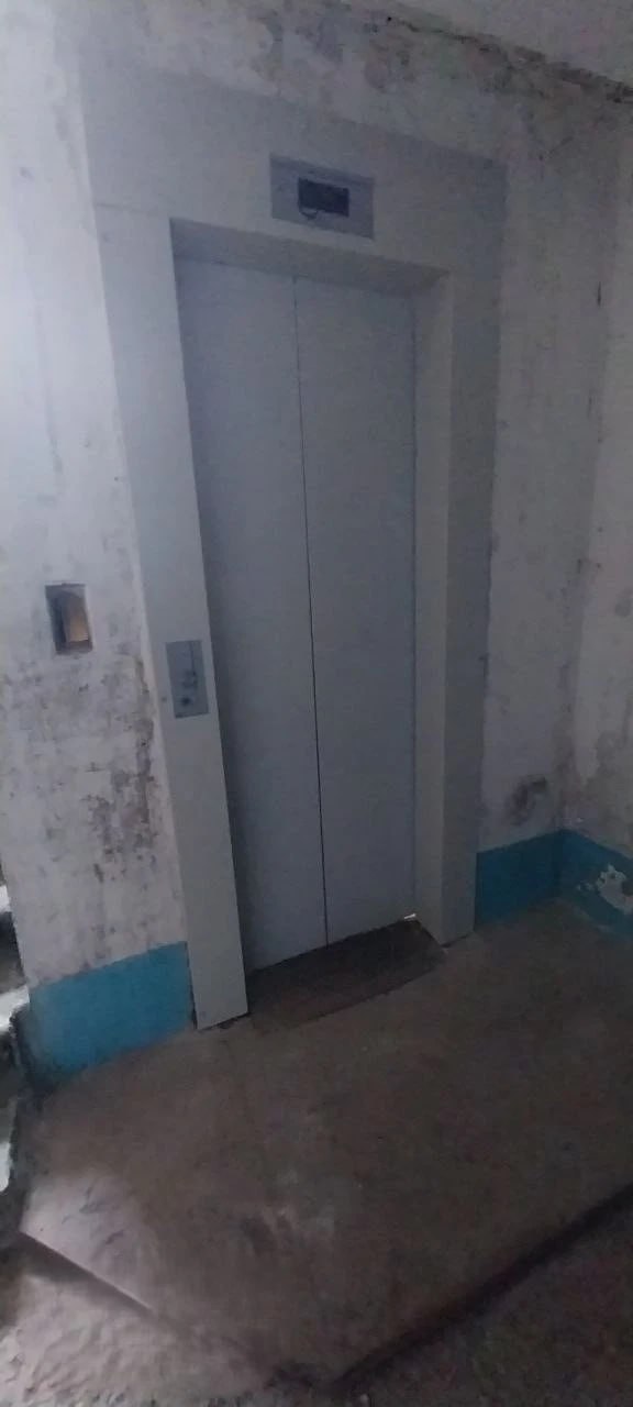 В Первомайске продолжается установка новых лифтов В Первомайске продолжается установка новых лифтов