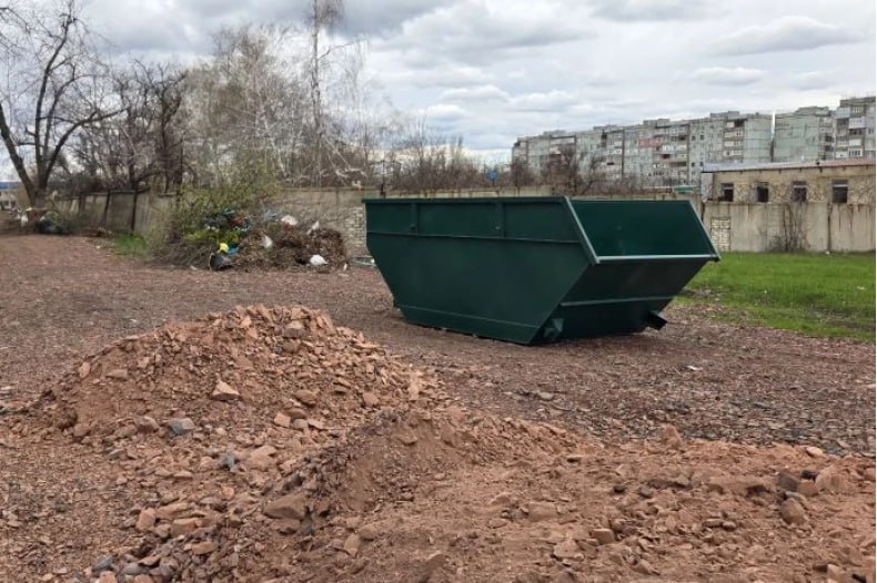 В Свердловском округе коммунальные службы приводят в порядок кладбища перед Пасхой и Красной горкой В Свердловском округе коммунальные службы приводят в порядок кладбища перед Пасхой и Красной горкой