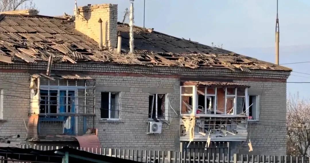 Луганск ночью подвергся массированной атаке беспилотников Луганск ночью подвергся массированной атаке беспилотников