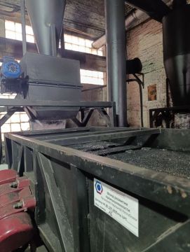 Благодаря господдержке луганское предприятие превращает старые покрышки в полезные материалы