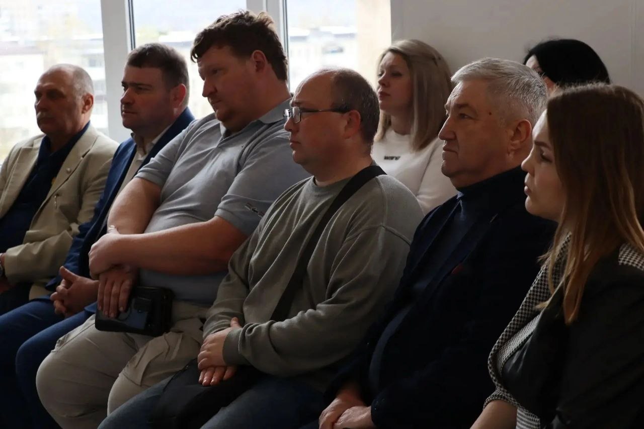 Яна Сылкина: Продолжаем серию встреч с северодончанами в рамках проекта "Единство в диалоге Яна Сылкина: Продолжаем серию встреч с северодончанами в рамках проекта "Единство в диалоге