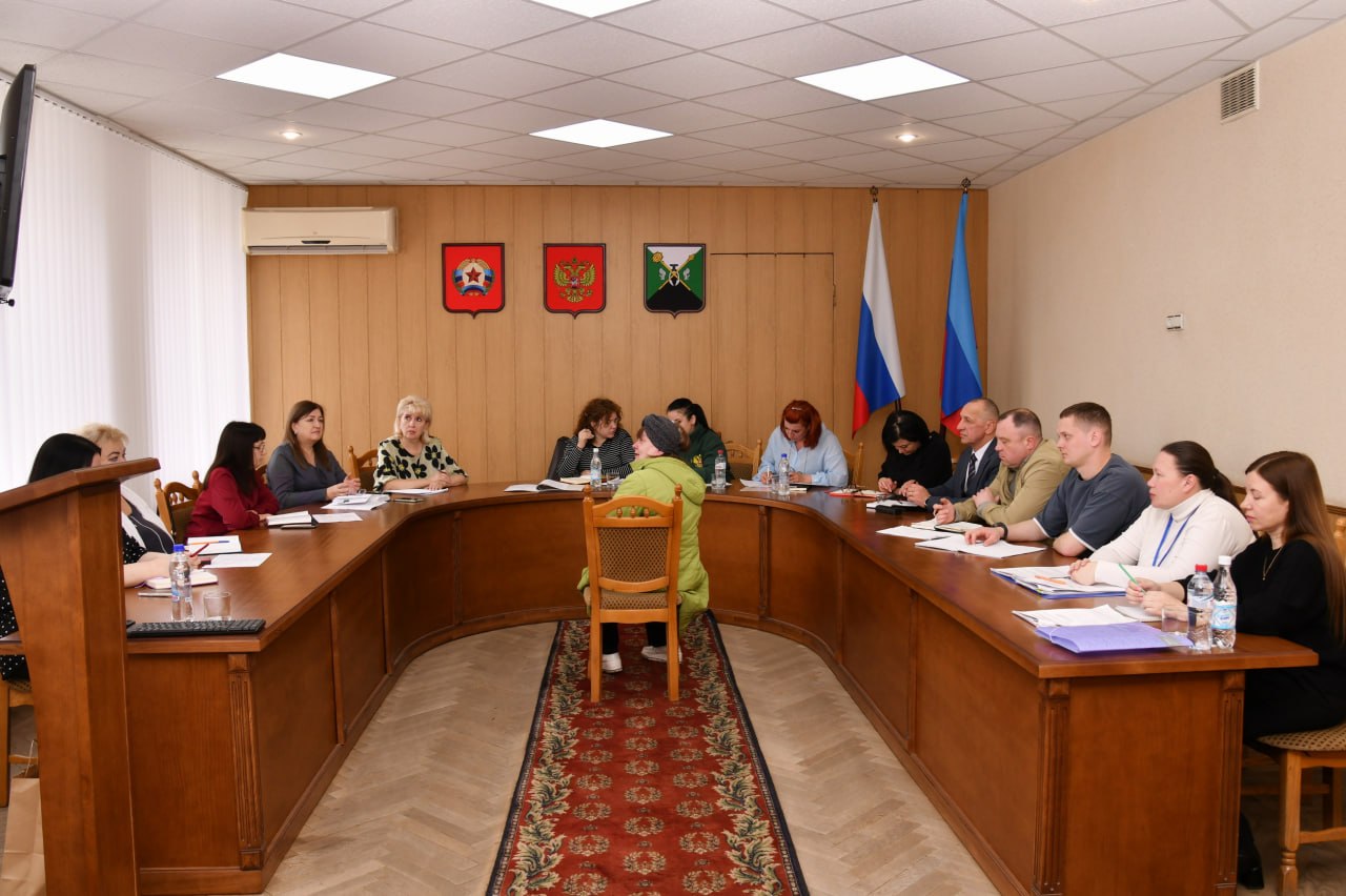 В Администрации прошло значимое мероприятие — Федеральный правомобиль, организованный АНО «Комитет семей воинов отечества Луганской Народной Республики» в рамках Всероссийской поддержки военнослужащих и членов их семей В Администрации прошло значимое мероприятие — Федеральный правомобиль, организованный АНО «Комитет семей воинов отечества Луганской Народной Республики» в рамках Всероссийской поддержки военнослужащих и членов их семей