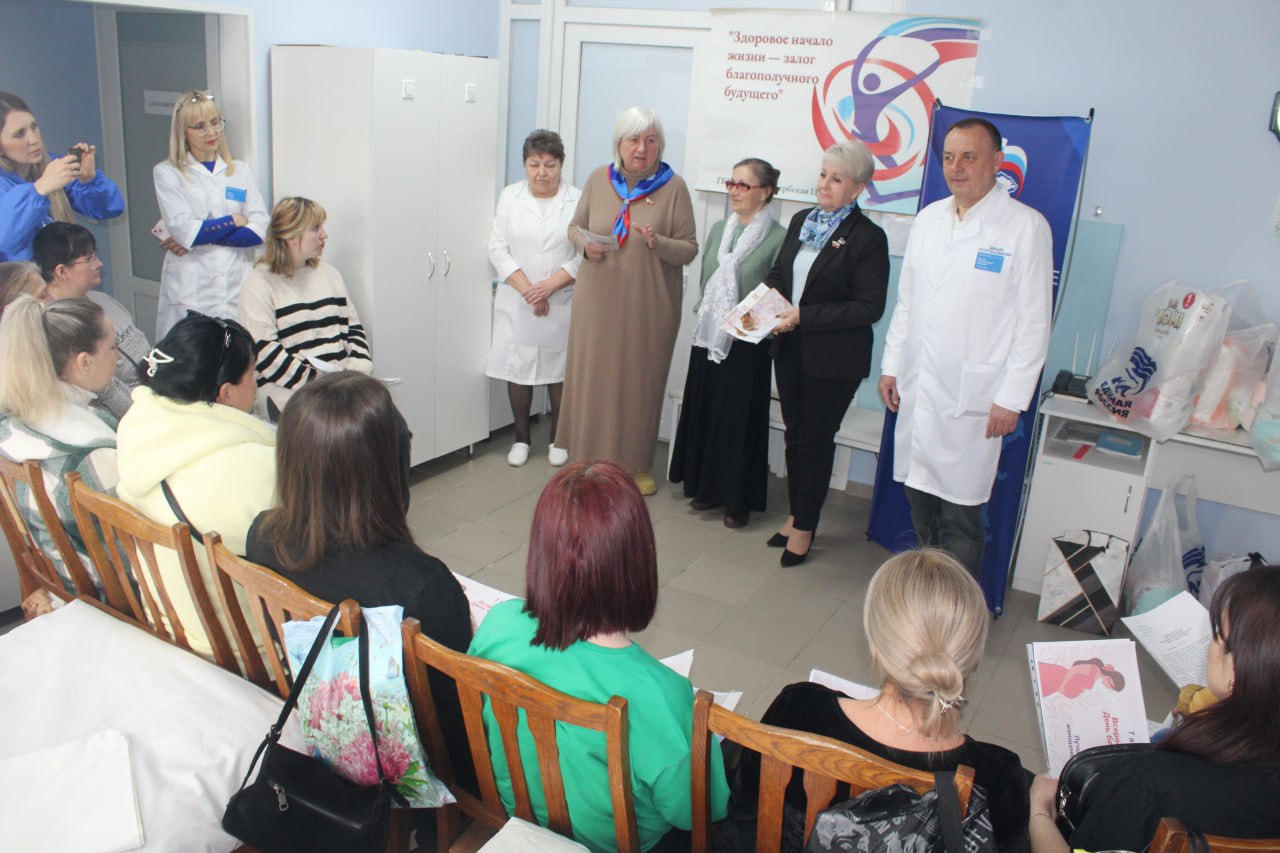 Активисты местного отделения партии «Единая Россия» встретились с будущими мамами и поздравили их со Всероссийским днем беременных и праздником Благовещения Пресвятой Богородицы Активисты местного отделения партии «Единая Россия» встретились с будущими мамами и поздравили их со Всероссийским днем беременных и праздником Благовещения Пресвятой Богородицы