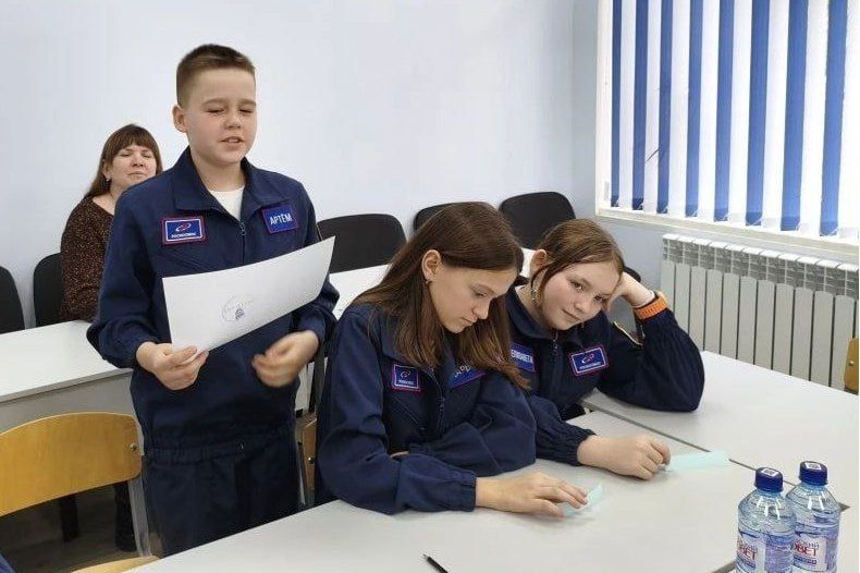 Проект «Луганская кругосветка» продолжает набирать обороты, объединяя юные умы ЛНР в стремлении к знаниям и новым открытиям Проект «Луганская кругосветка» продолжает набирать обороты, объединяя юные умы ЛНР в стремлении к знаниям и новым открытиям