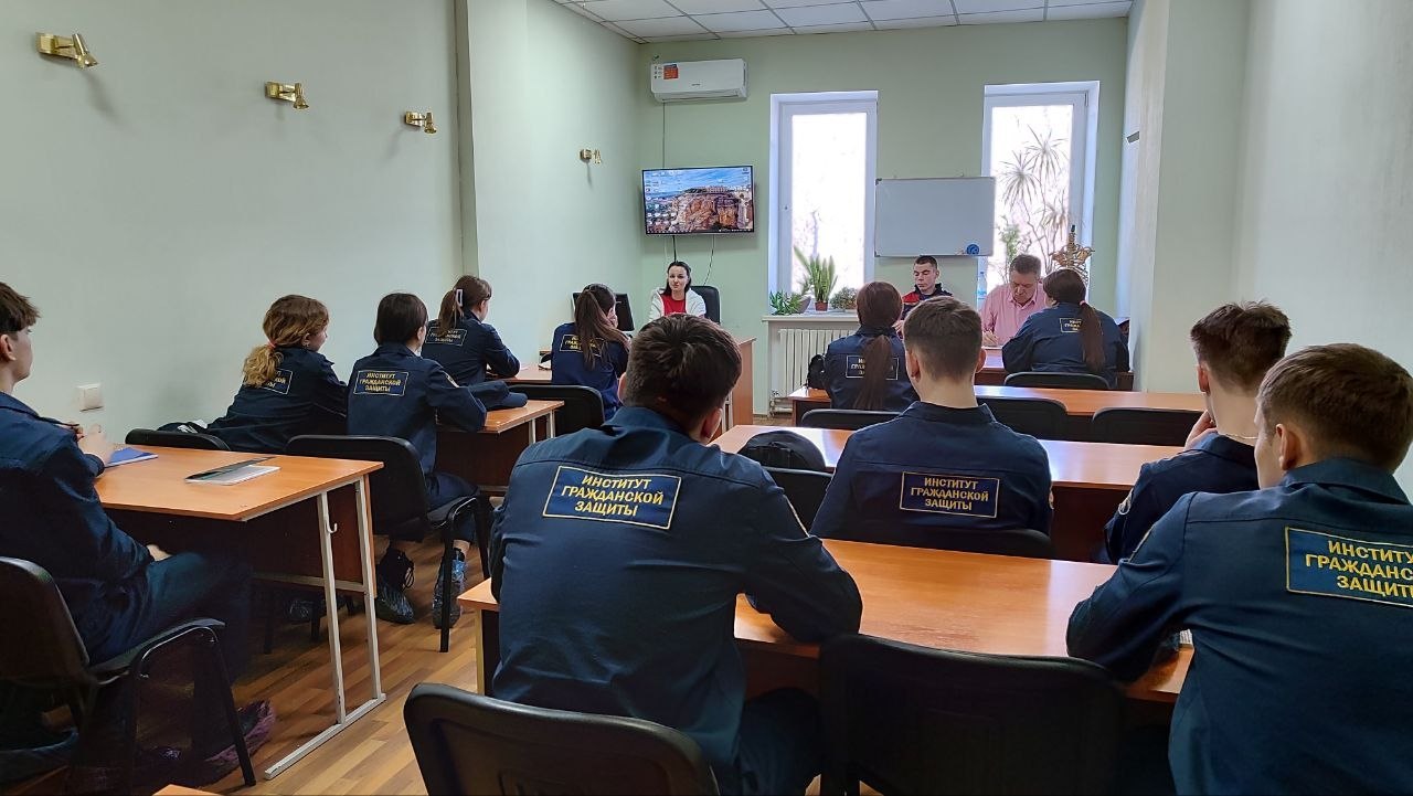 Студенты Института ГЗ продолжают обучение у специалистов Луганского центра медицины катастроф