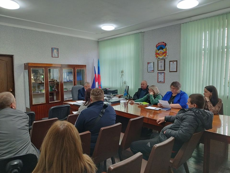 В поселке Краснодон состоялась встреча с предпринимателями В поселке Краснодон состоялась встреча с предпринимателями