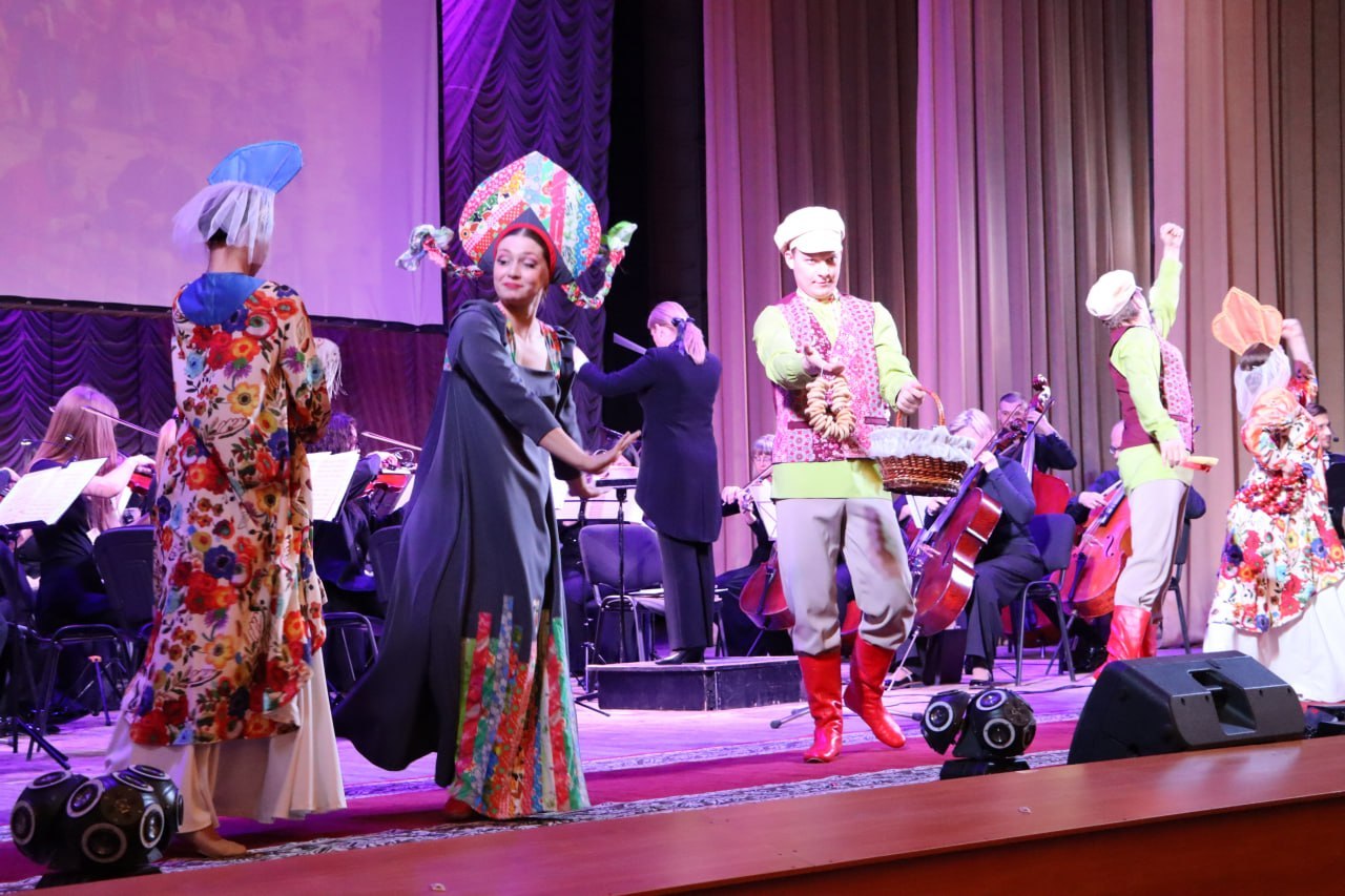 В Стаханове состоялся концерт, посвящённый Владимиру Далю: музыка, слово и история России В Стаханове состоялся концерт, посвящённый Владимиру Далю: музыка, слово и история России