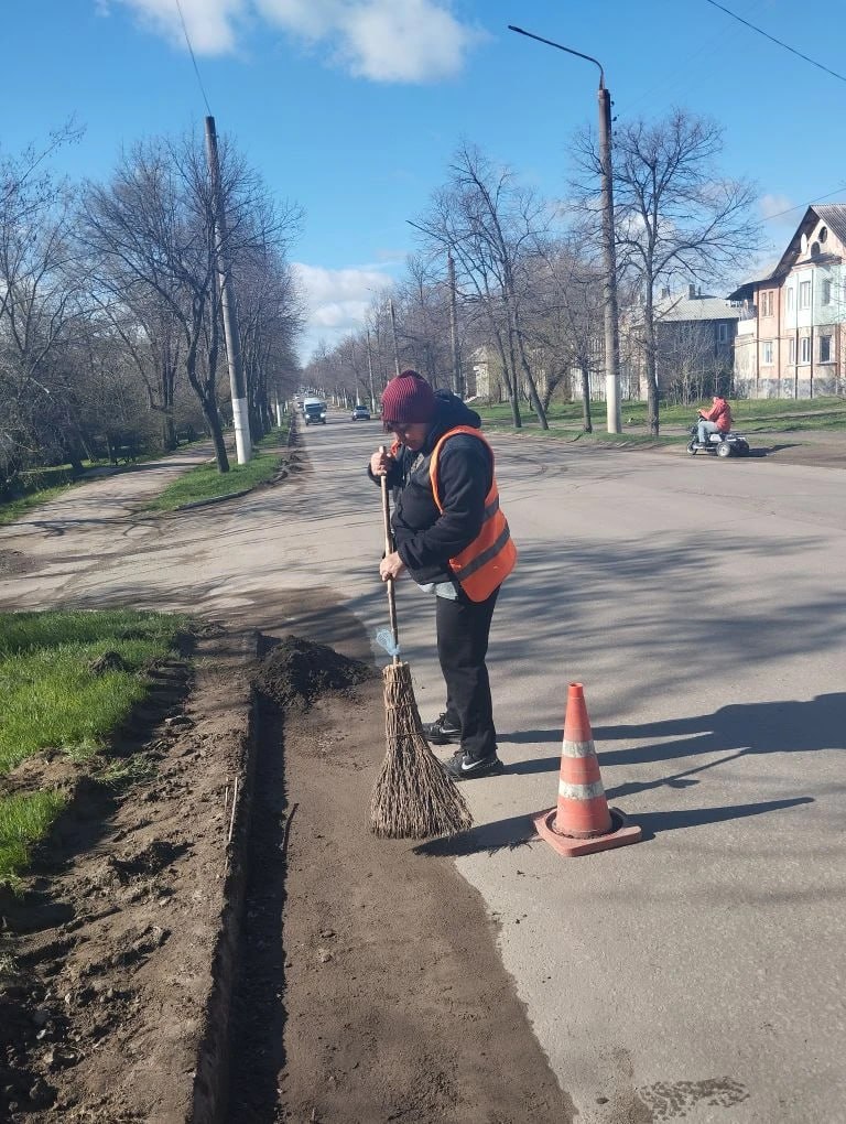 В городе продолжаются работы по благоустройству и уборке! В городе продолжаются работы по благоустройству и уборке!