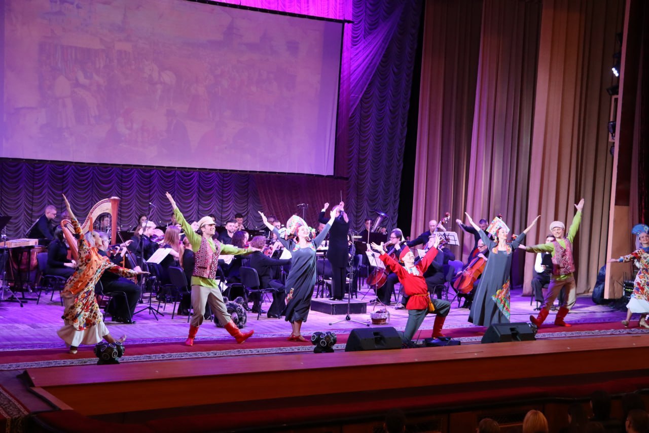 В Стаханове состоялся концерт, посвящённый Владимиру Далю: музыка, слово и история России В Стаханове состоялся концерт, посвящённый Владимиру Далю: музыка, слово и история России