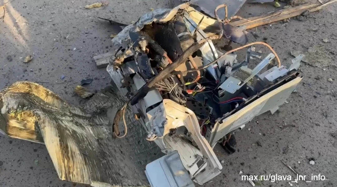 Луганск ночью подвергся массированной атаке со стороны ВСУ, ранены три человека, сообщил глава ЛНР Леонид Пасечник