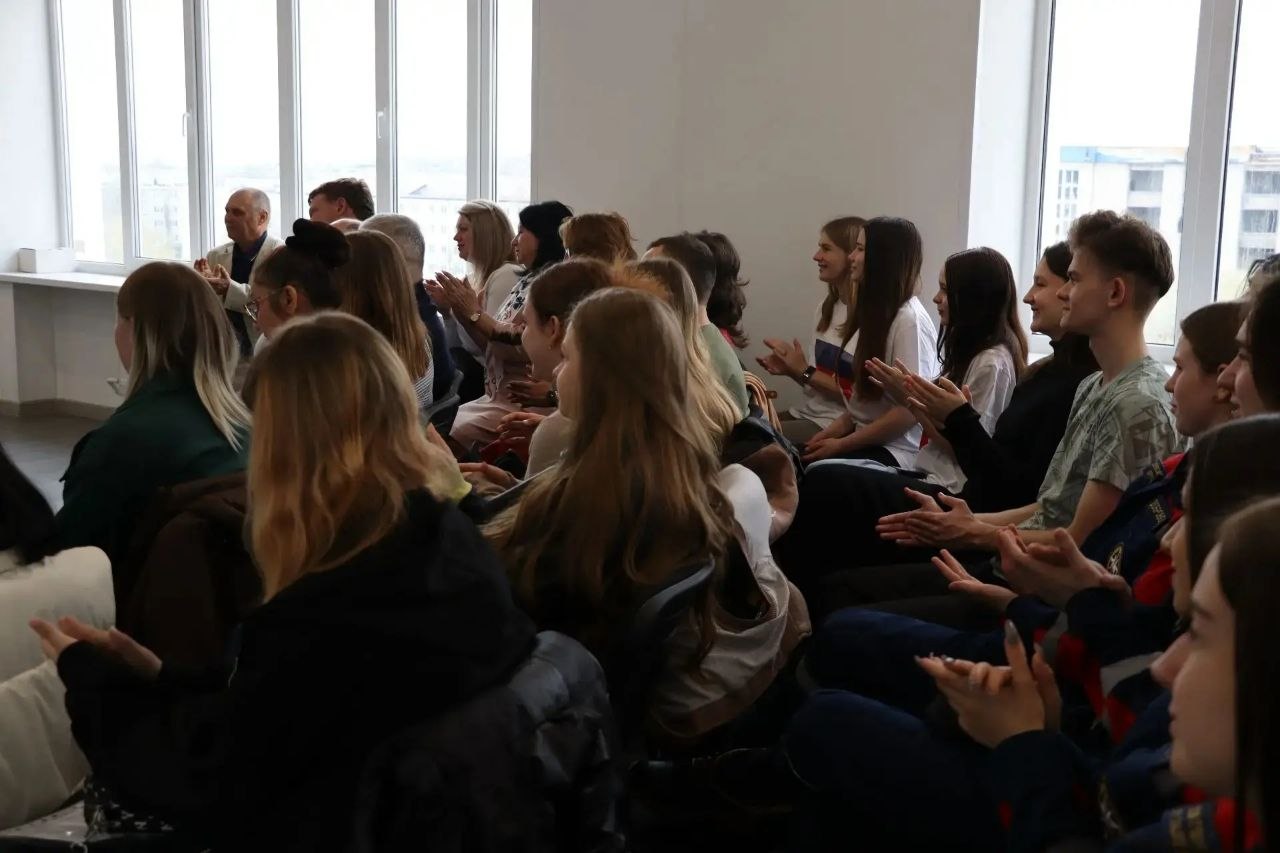 Яна Сылкина: Продолжаем серию встреч с северодончанами в рамках проекта "Единство в диалоге Яна Сылкина: Продолжаем серию встреч с северодончанами в рамках проекта "Единство в диалоге