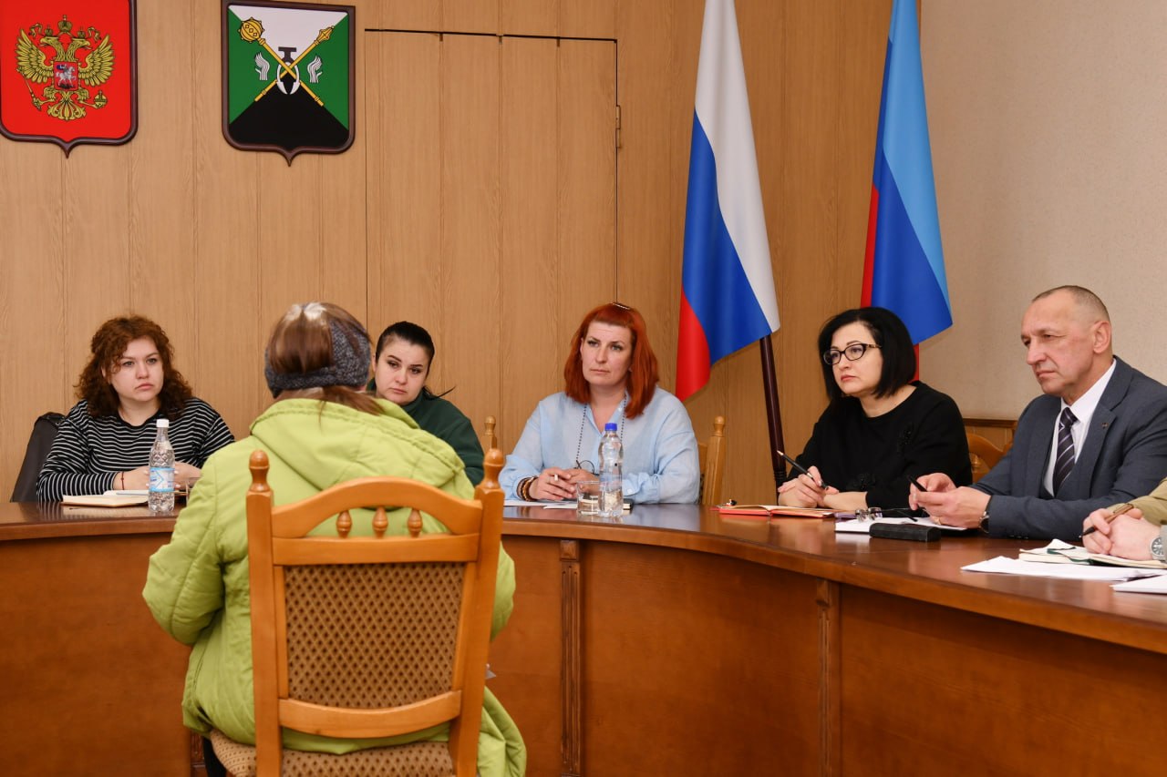 В Администрации прошло значимое мероприятие — Федеральный правомобиль, организованный АНО «Комитет семей воинов отечества Луганской Народной Республики» в рамках Всероссийской поддержки военнослужащих и членов их семей В Администрации прошло значимое мероприятие — Федеральный правомобиль, организованный АНО «Комитет семей воинов отечества Луганской Народной Республики» в рамках Всероссийской поддержки военнослужащих и членов их семей