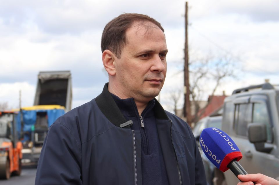 В ЛНР стартовал дорожный сезон В ЛНР стартовал дорожный сезон