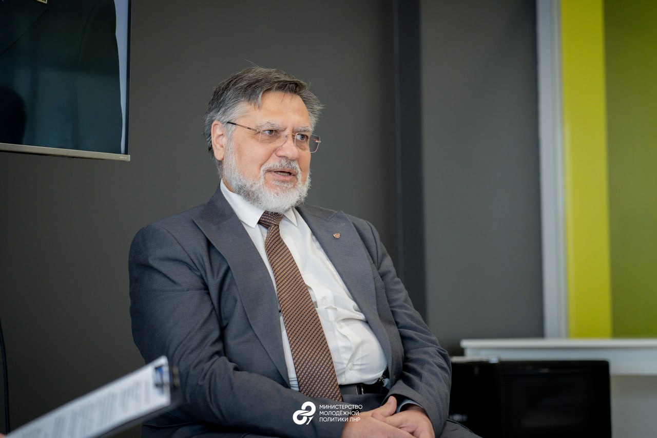 О дипломатии из первых уст * О дипломатии из первых уст *