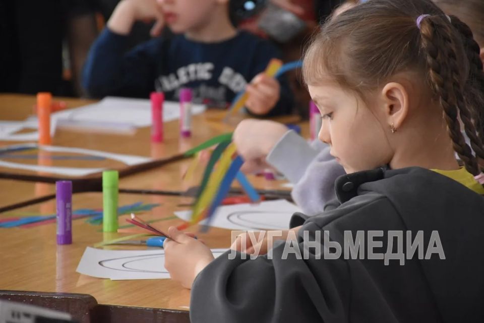 Для юных жителей Кировска провели телемост с Иркутским детским журналом «Сибирячок» Для юных жителей Кировска провели телемост с Иркутским детским журналом «Сибирячок»