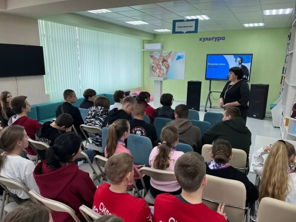 «Люби язык, как Даль его любил»: делегация поэтической акции побывала в Марковке «Люби язык, как Даль его любил»: делегация поэтической акции побывала в Марковке