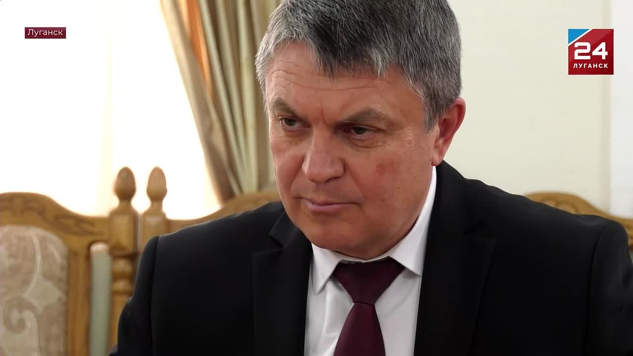 57 картин советского художника Никиты Чебакова передадут в ЛНР