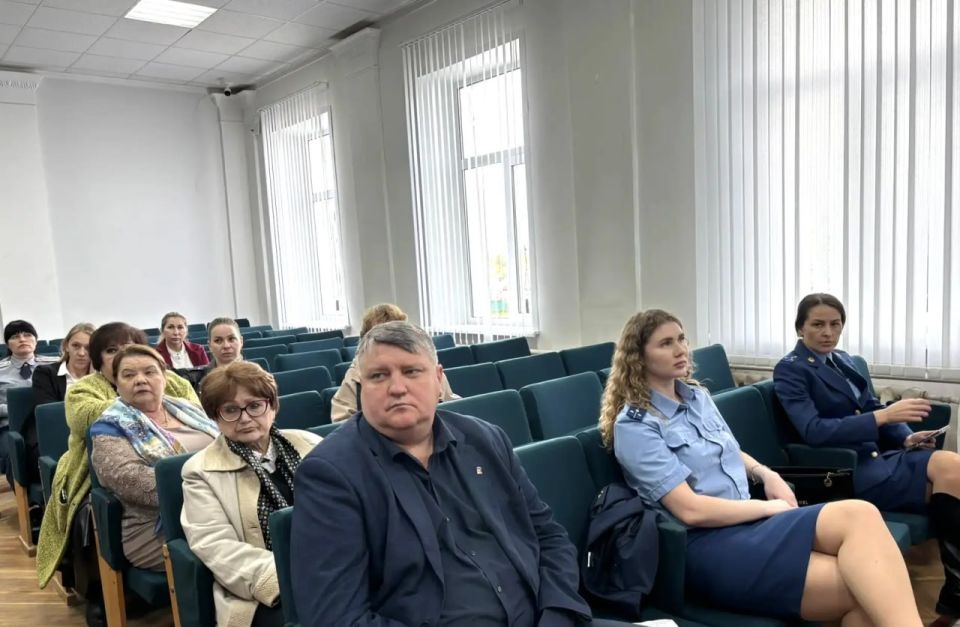 Забота о будущем: Комиссия по делам несовершеннолетних обсудила важные вопросы Забота о будущем: Комиссия по делам несовершеннолетних обсудила важные вопросы